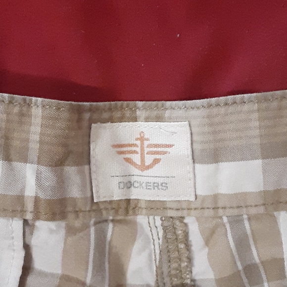 Shorts - Picture 2 of 3